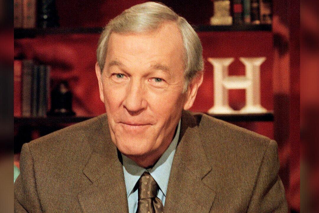 Roger Mudd, Longtime Network TV Newsman, Dies at 93