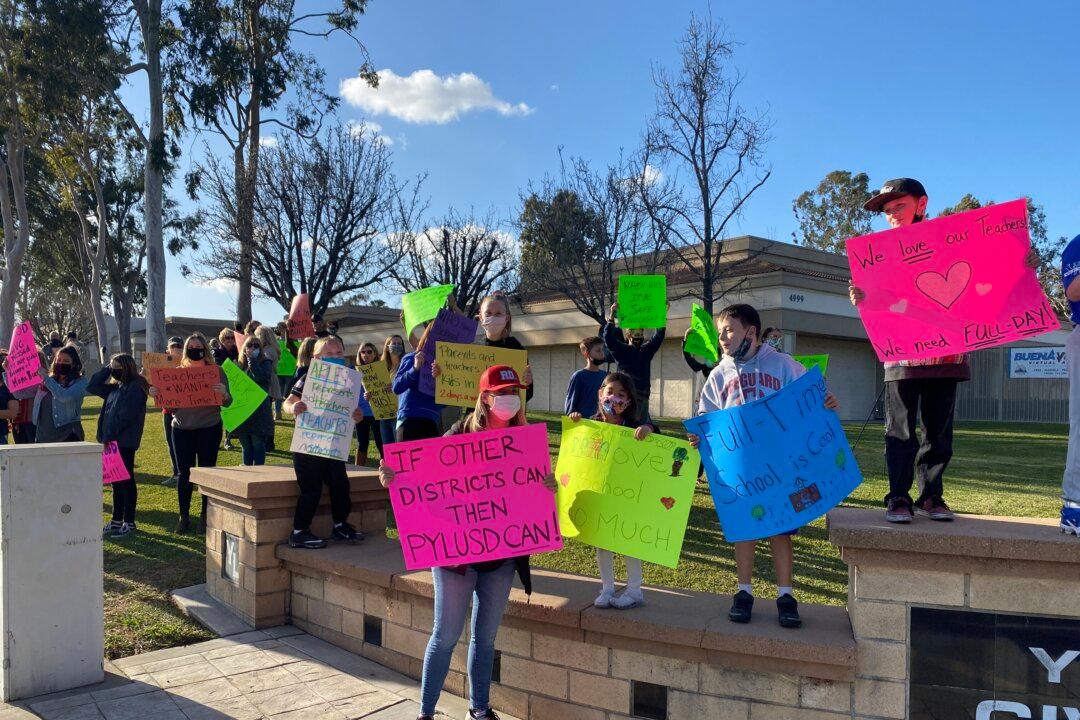 Community Rallies to Reopen Yorba Linda Schools