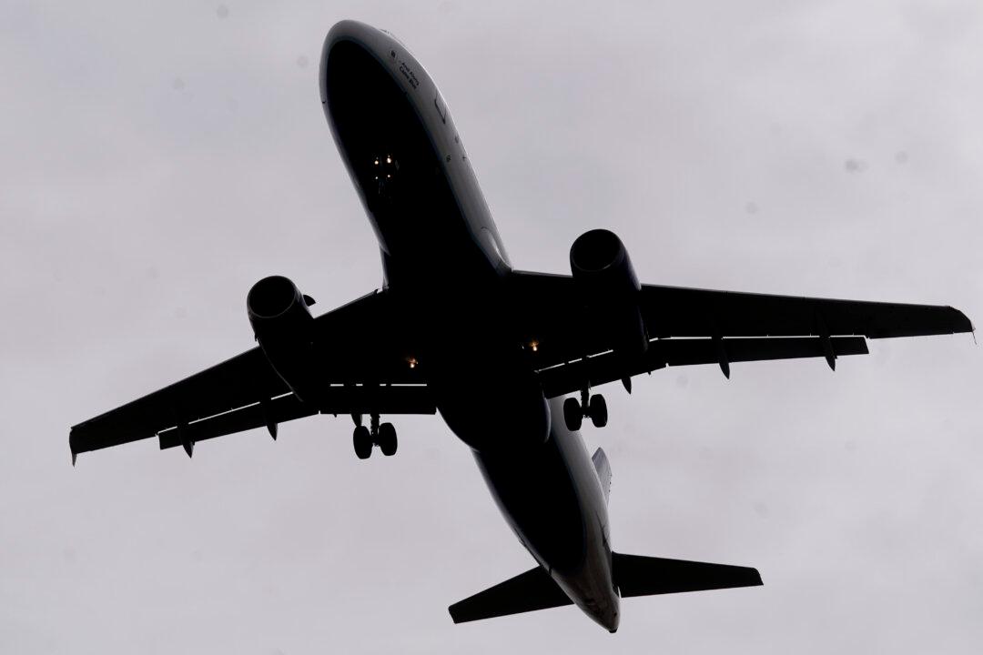 US Jobless Claims Fall to 712,000 as Pace of Layoffs Eases