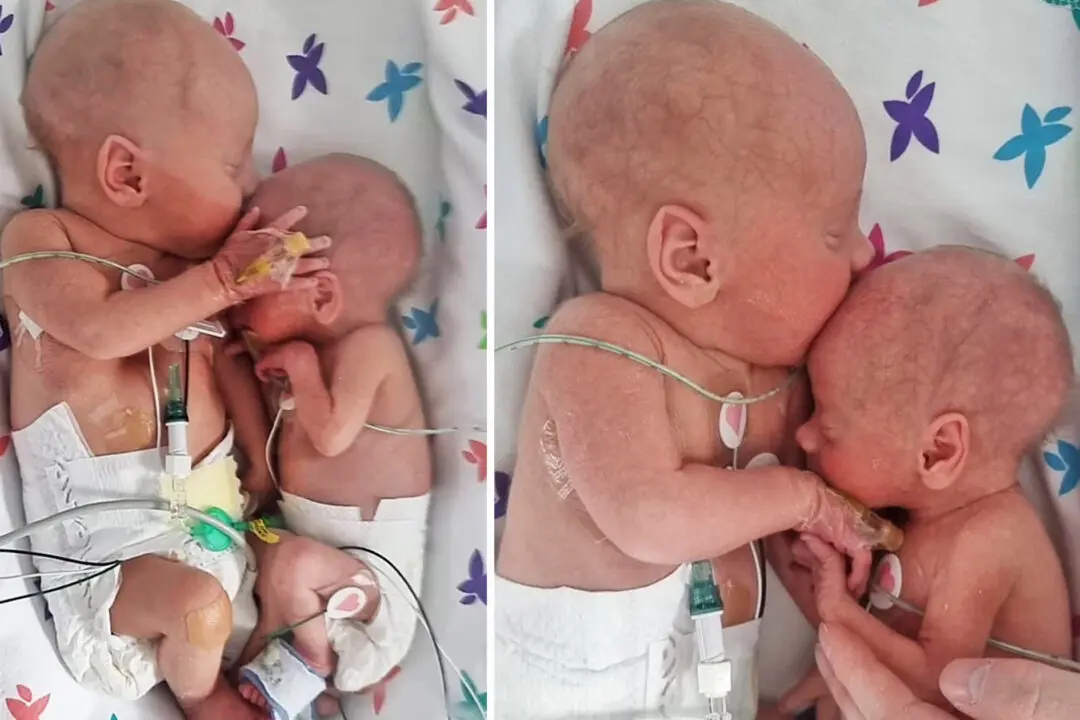 Parents Capture Photos of Preemie’s First Cuddle With Twin Brother Since Being Separated at Birth