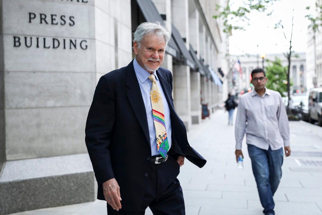 Most Mass Shooters ‘Dad-Deprived Males’: Author Warren Farrell