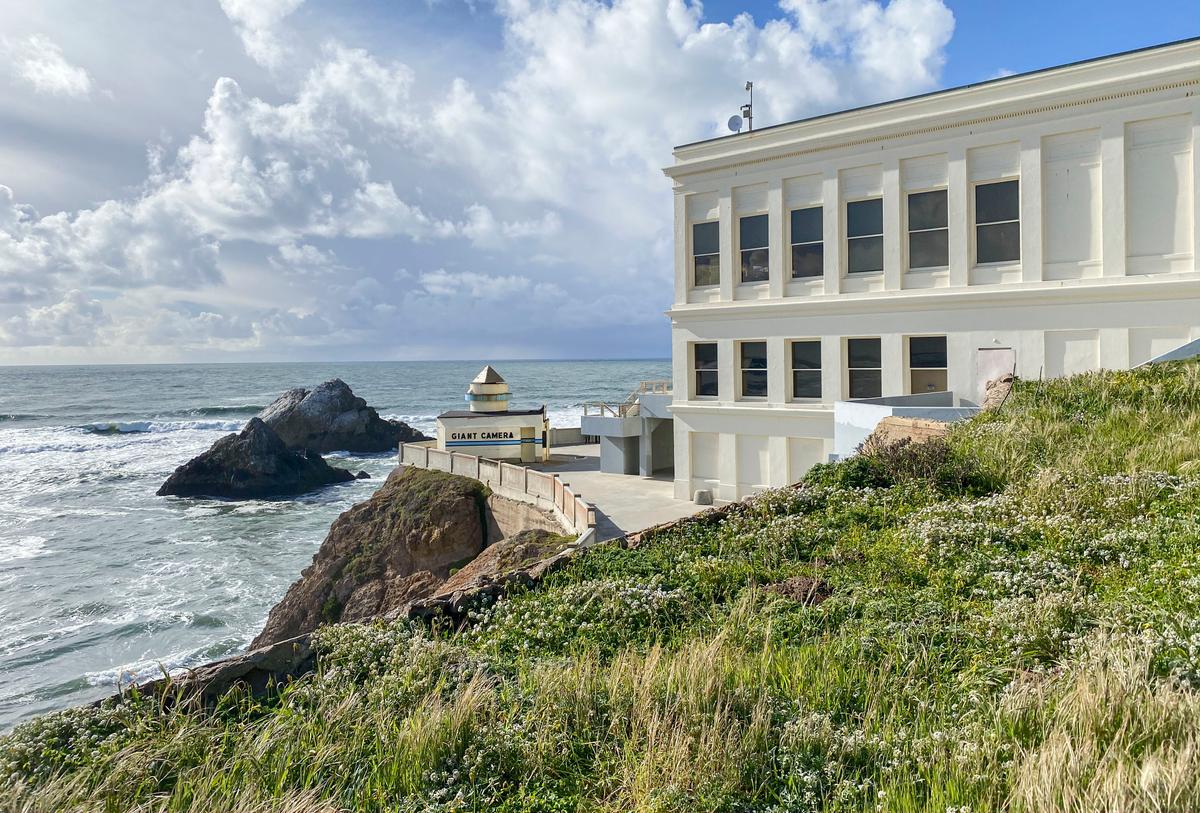 Shuttered Cliff House Restaurant Auctions Inventory, Memorabilia