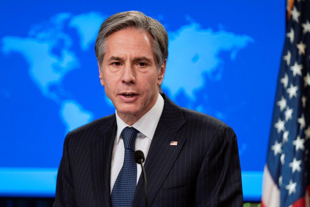 2 Key US Cabinet Members Visit Japan for China-Focused Talks