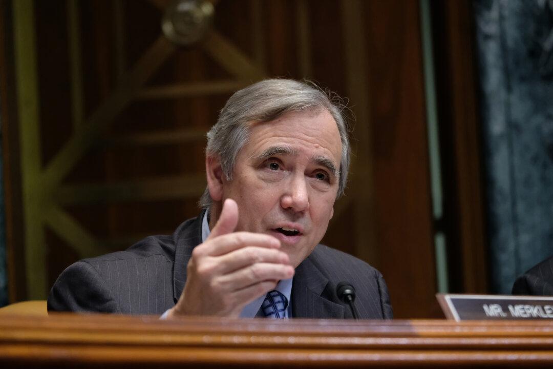 US Lawmakers Voice Support for Sanctions on Chinese, Hong Kong Officials