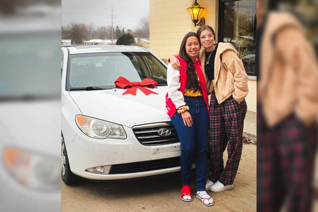 Chick-Fil-A Employee Wins New Car in Raffle, Gives It to Coworker Who Bikes Miles to Work in Winter