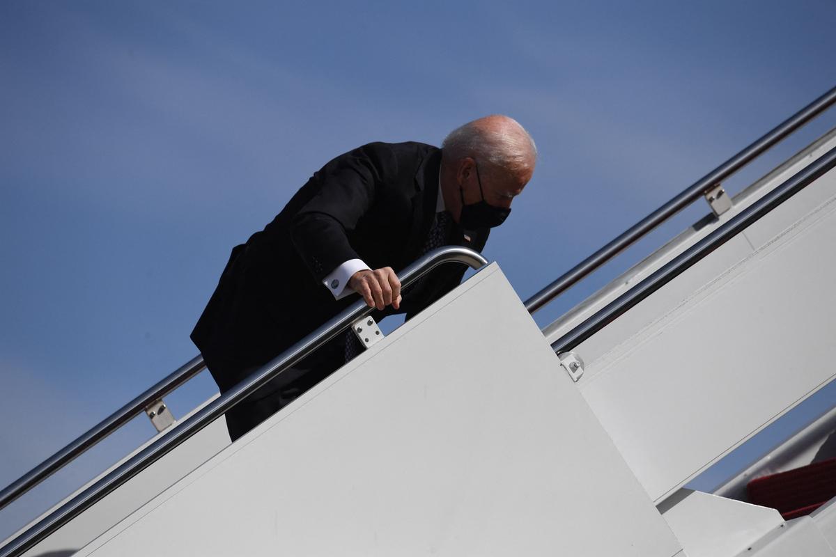 Biden ‘Just Fine’ After Stumbling While Boarding Air Force One: Aide