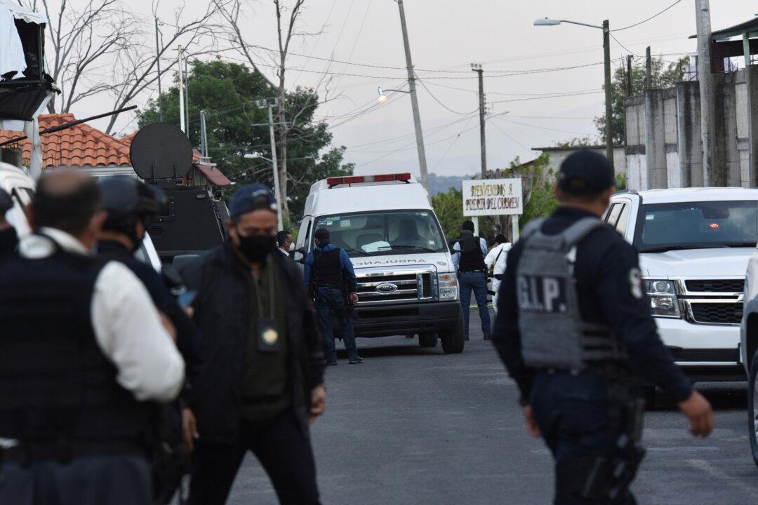 Gunmen Kill 13 Police in Daytime Ambush in Central Mexico