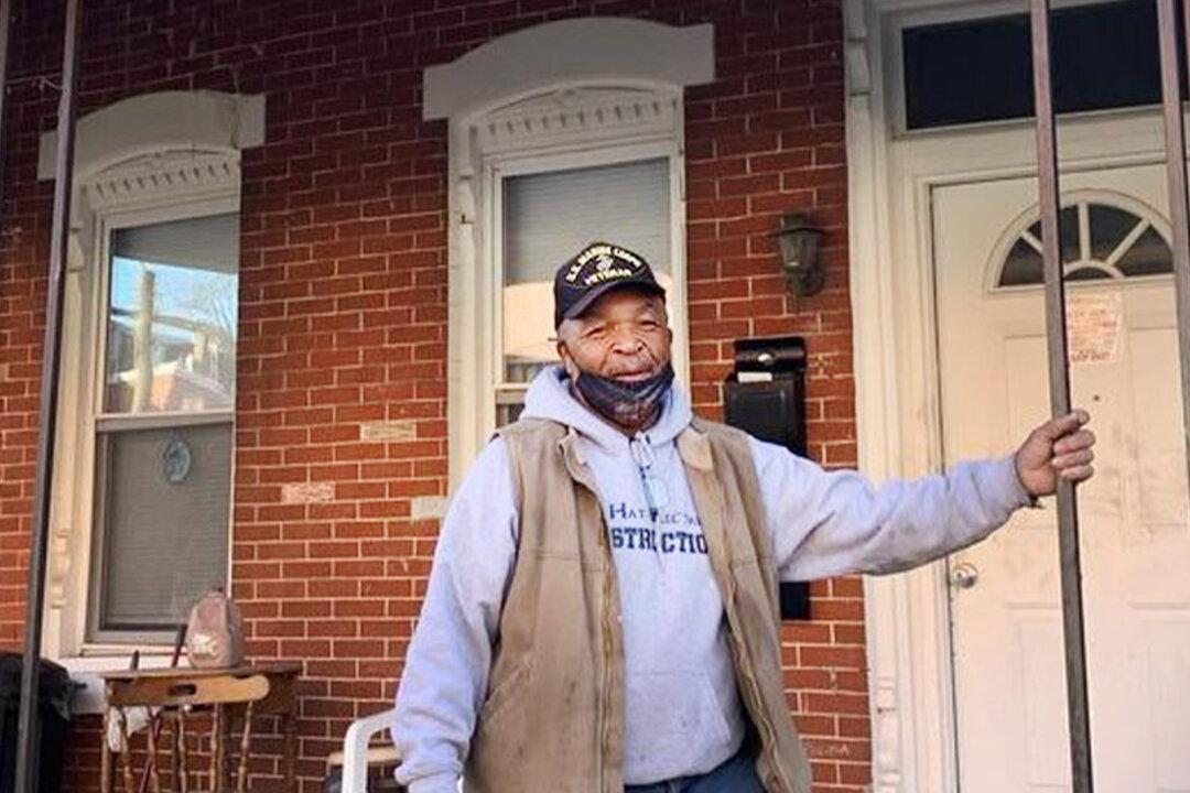 70-Year-Old Marine Vet With Lung Problems Runs Into Burning House, Saves Neighbor’s Life