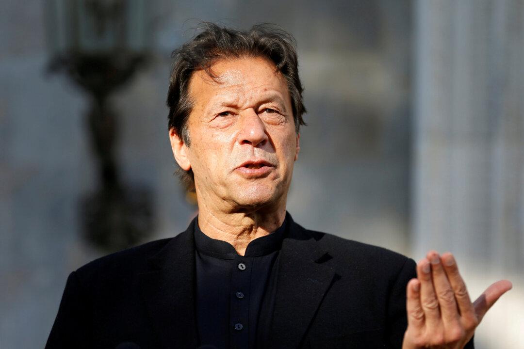 Pakistan PM Khan Tests Positive for COVID-19
