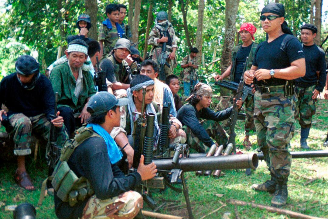 Filipino Troops Kill Rebel Commander, Rescue Last Hostage