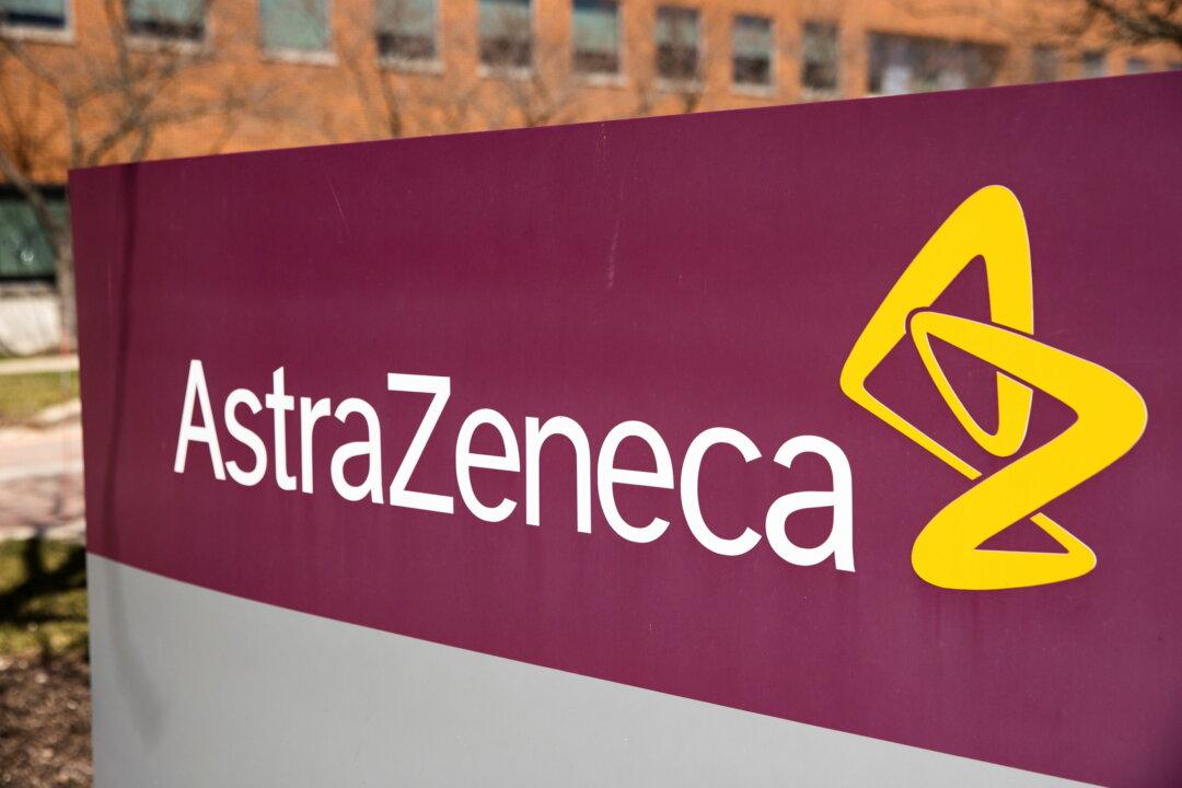 Oxford Halts AstraZeneca Vaccine Study on Kids Amid Blood Clot Link Probe