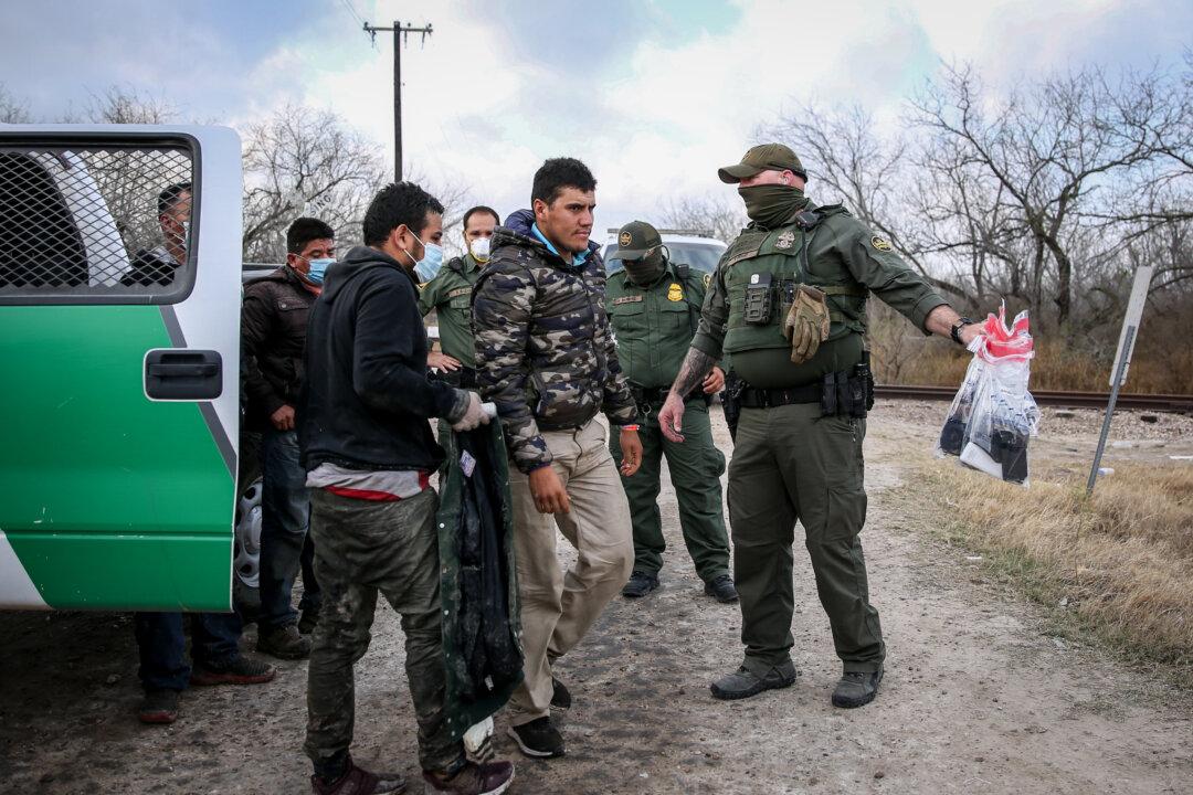 Former Chief Patrol Agents Write to Congress Asking for Help With Border Crisis