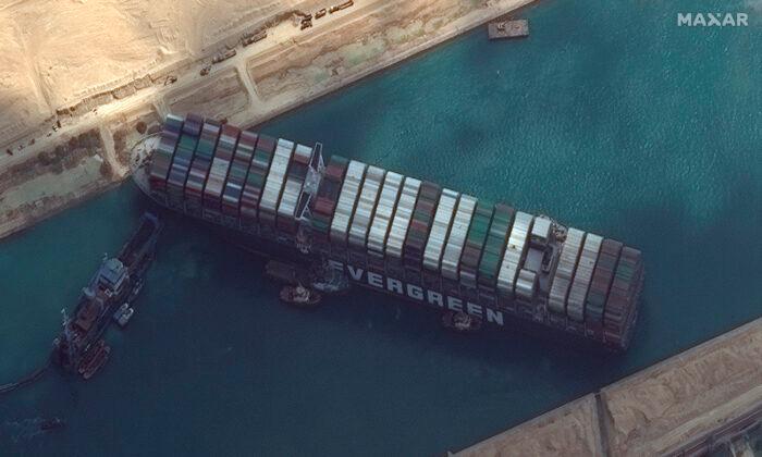 Plan Made to Refloat Ship Blocking Suez Canal Using Tide