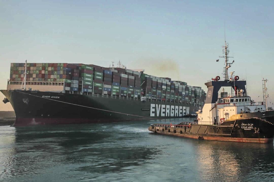 Maersk Sues Evergreen Over 2021 Blocking of Suez Canal