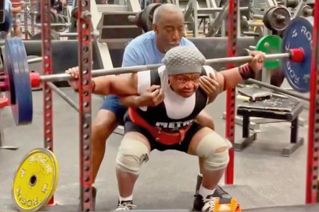 78-Year-Old Grandma Can Deadlift 400 Pounds, Has Set 19 World Records