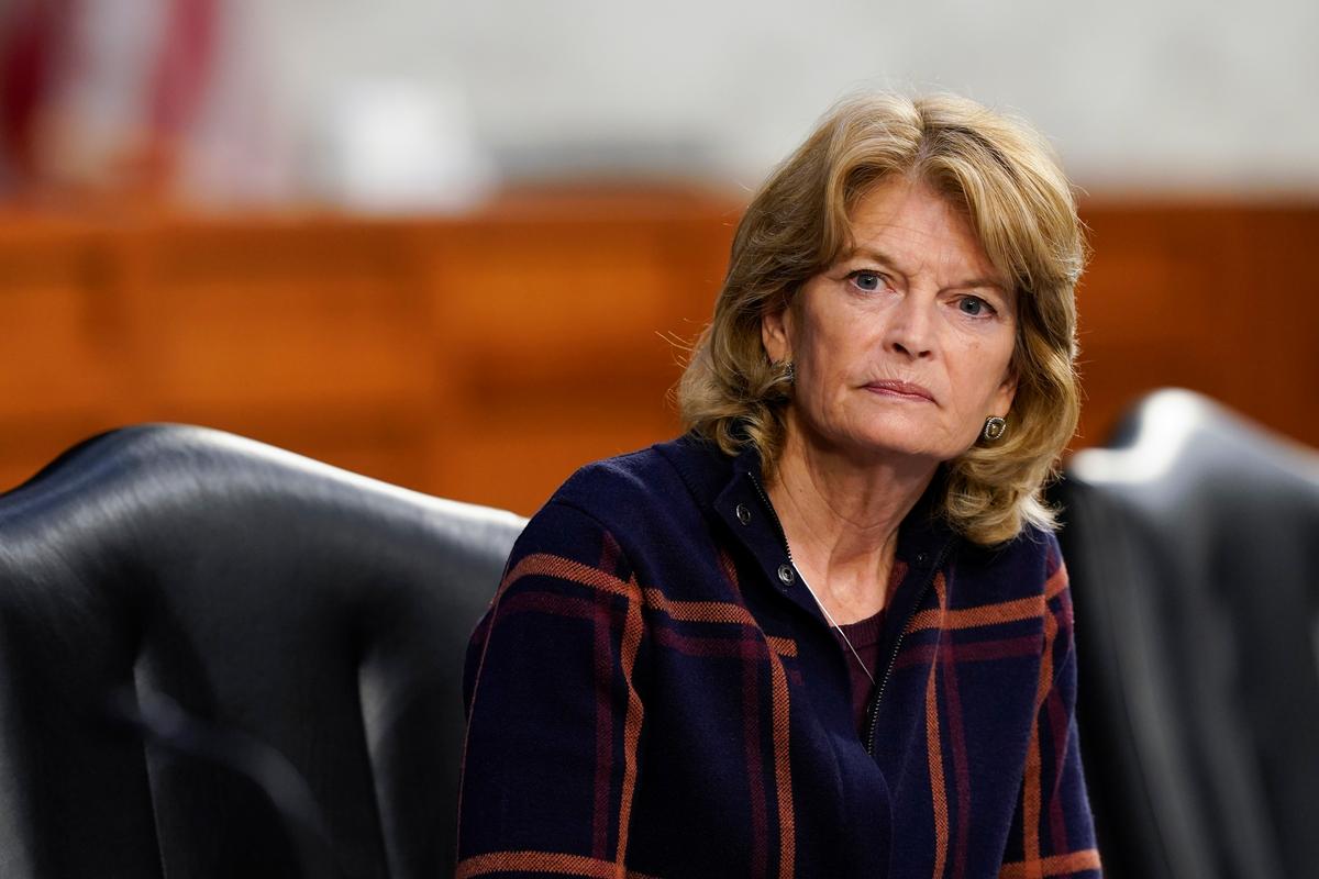 Alaska Republican Party Endorses Sen. Lisa Murkowski Challenger Kelly Tshibaka