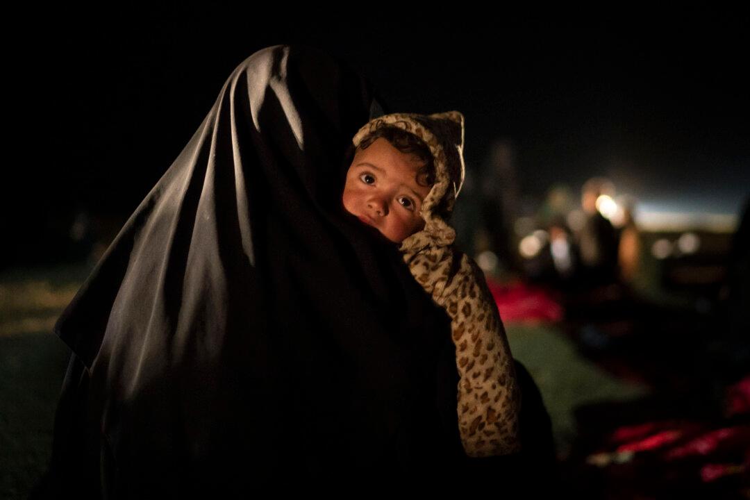 US-Backed Syrian Forces Raid Camp of ISIS Families, Arrest 9