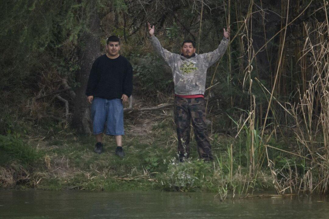 ‘Absolutely Vile’: Mexican Drug Cartel Members Threatened GOP Senators Near Texas Border
