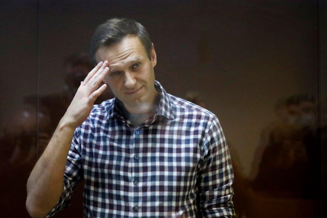 Russia: Navalny on Hunger Strike to Protest Prison Treatment