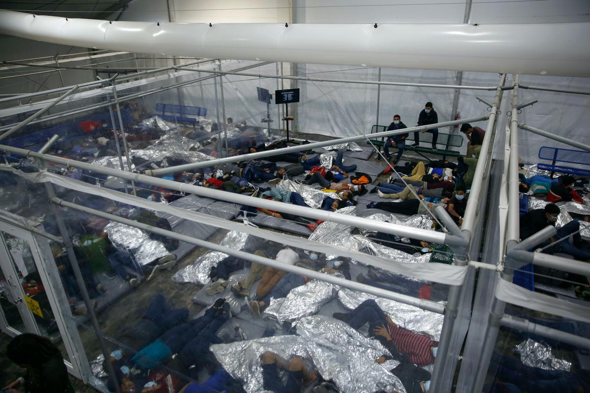 Guatemalan President: White House’s ‘Confusing’ Messages Exploited by Smugglers