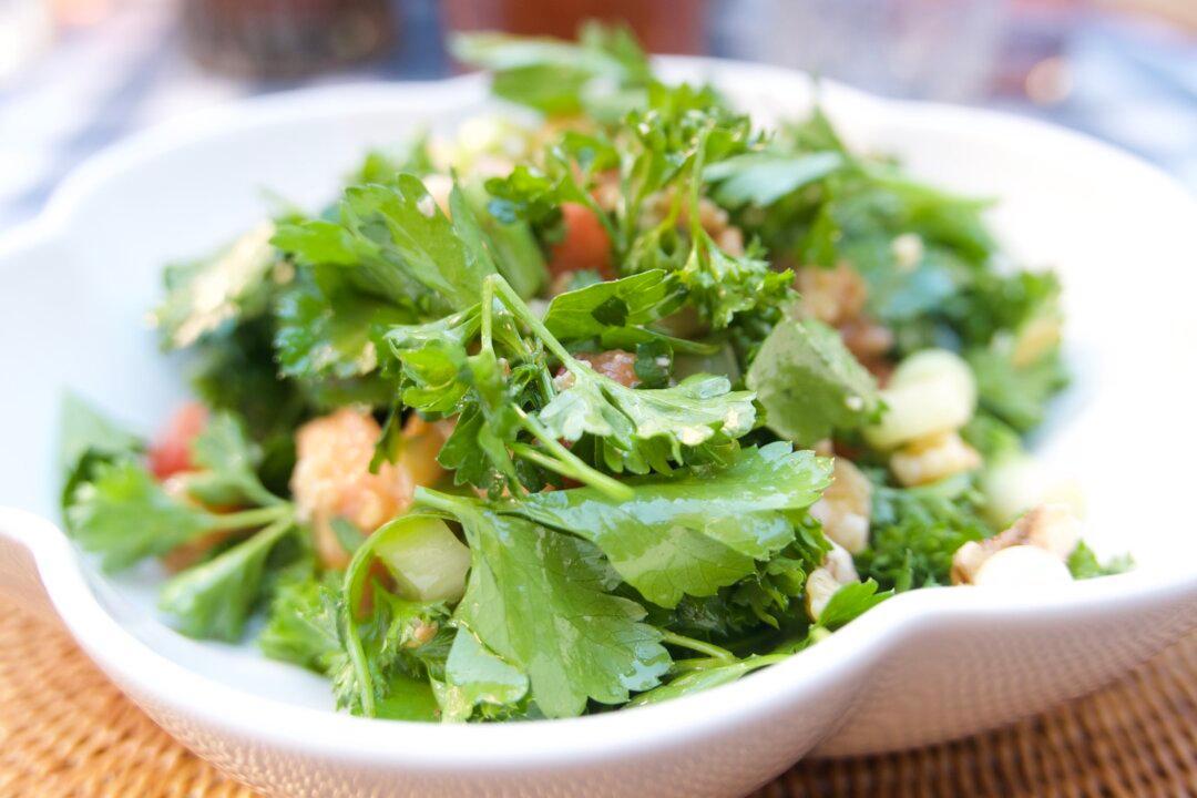 Parsley and Walnut Salad