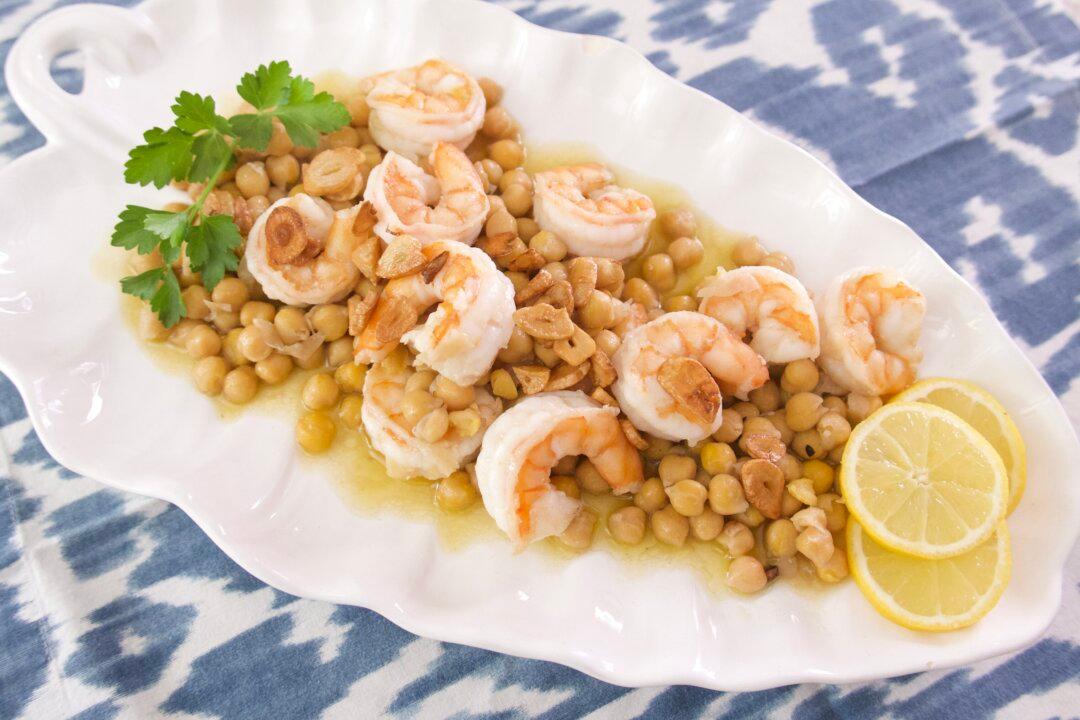 Shrimp and Chickpeas With Crispy Garlic