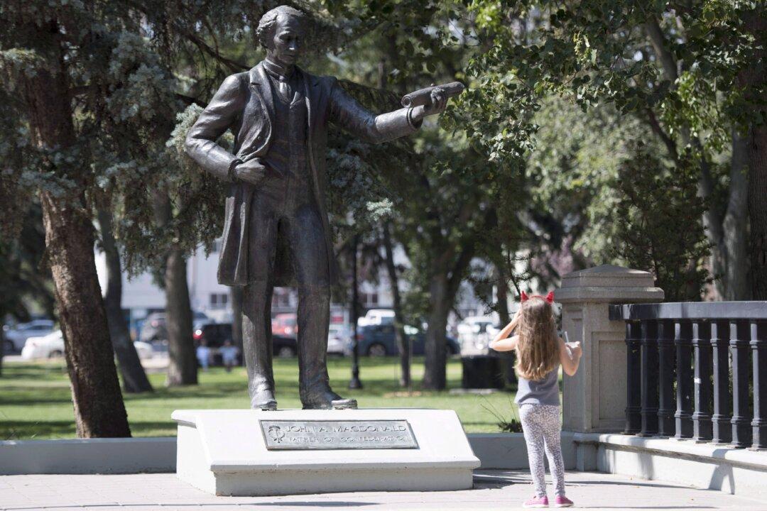 Regina Council Votes to Remove Statue of Sir John A. Macdonald From Victoria Park