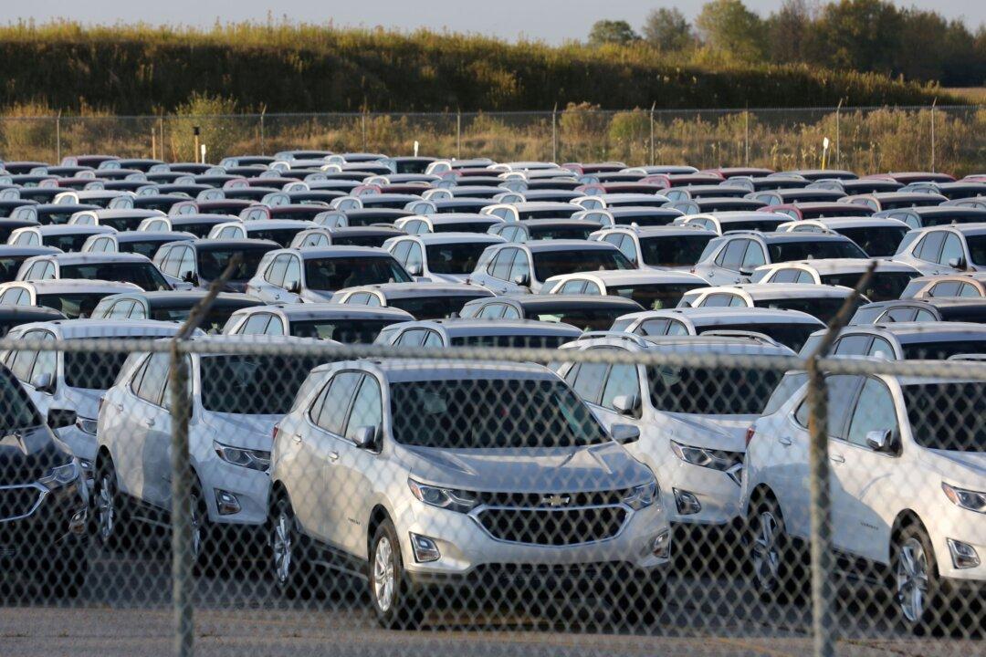 US Automakers Post Higher Quarterly Sales Even as Chip Shortage Bites