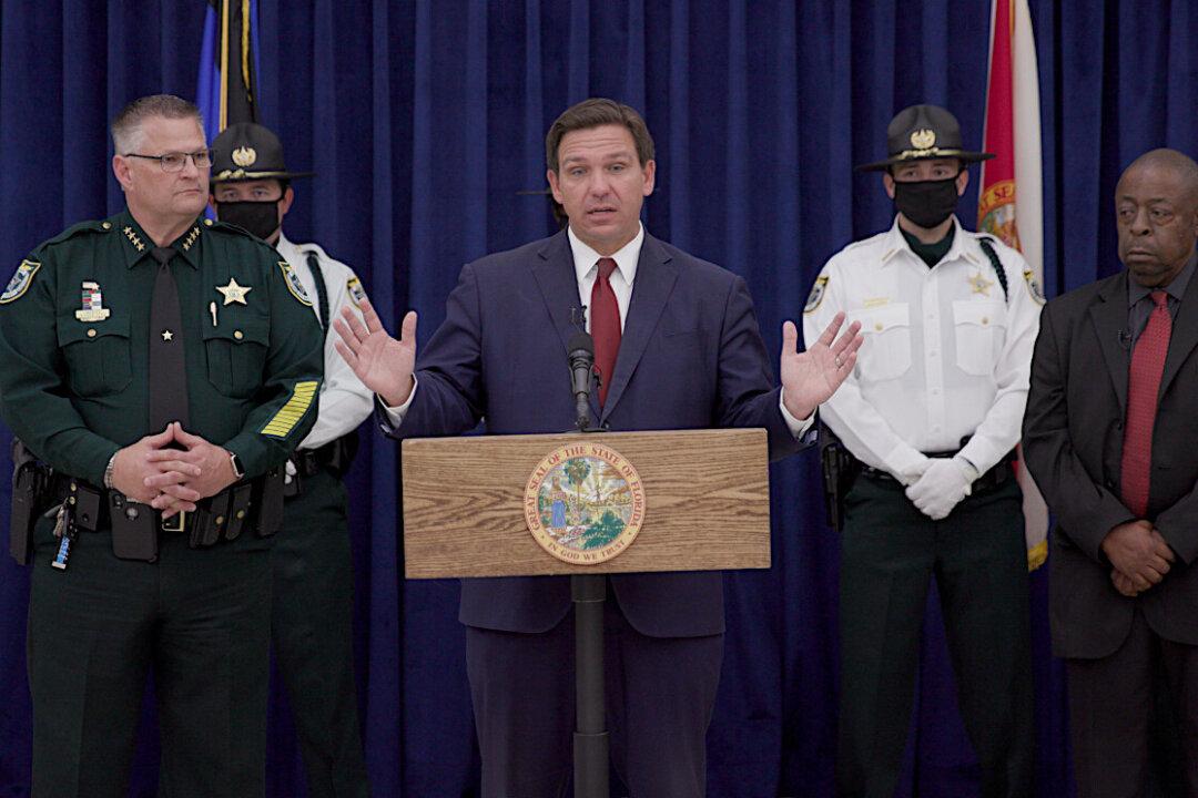 Florida’s DeSantis Calls on Biden to Resume Trump Immigration Policies