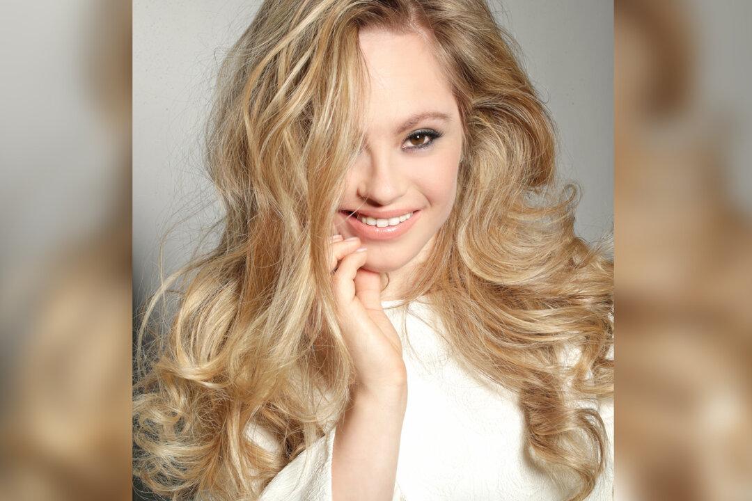 Model Aspires to Become First Woman With Down Syndrome in Sports Illustrated Swimsuit Issue