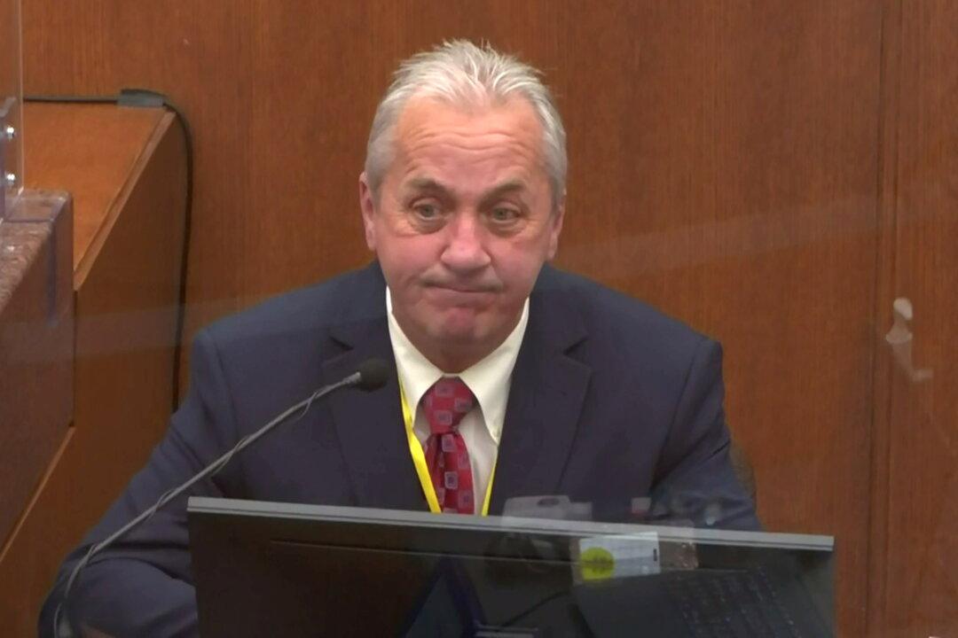 Use of Force Against Floyd ‘Totally Unnecessary’: Police Lieutenant