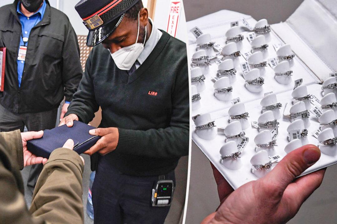 New York Train Conductor Finds Rings Worth $107,000 Left on His Train, Returns Them to Passenger