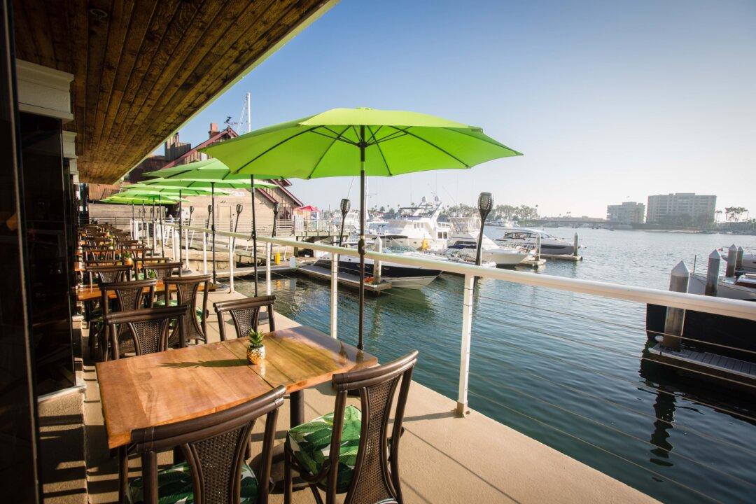 Dock-and-Dine Options Aplenty in Newport Harbor