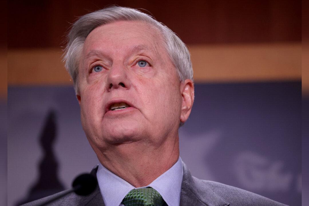 Graham Urges Fauci to Assess If Biden Border Policies Are Creating COVID ‘Super-Spreader’ Event