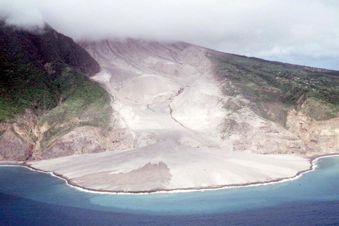 Explosive Eruption Rocks Volcano on Caribbean’s St. Vincent