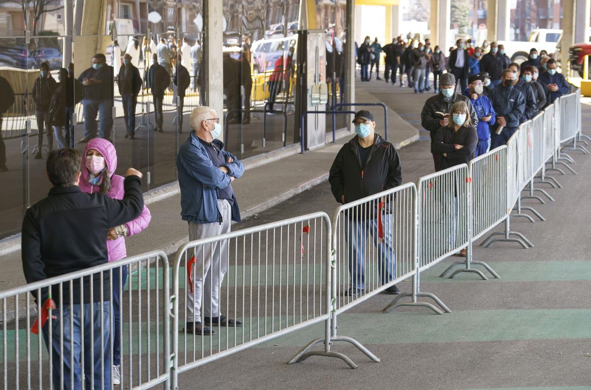 Lack of Domestic Vaccines Has Raised Calls for Pharmaceutical Policy Reforms, While Some Advise Caution