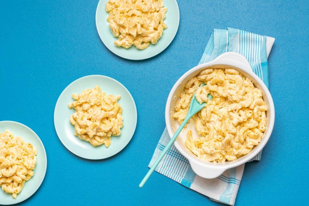 Mac and Cheese, Outside the Box