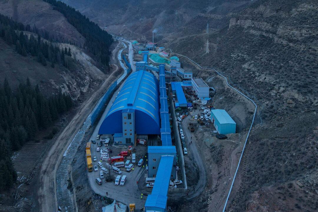 21 Trapped in Flooded Xinjiang Coal Mine: Chinese State Media