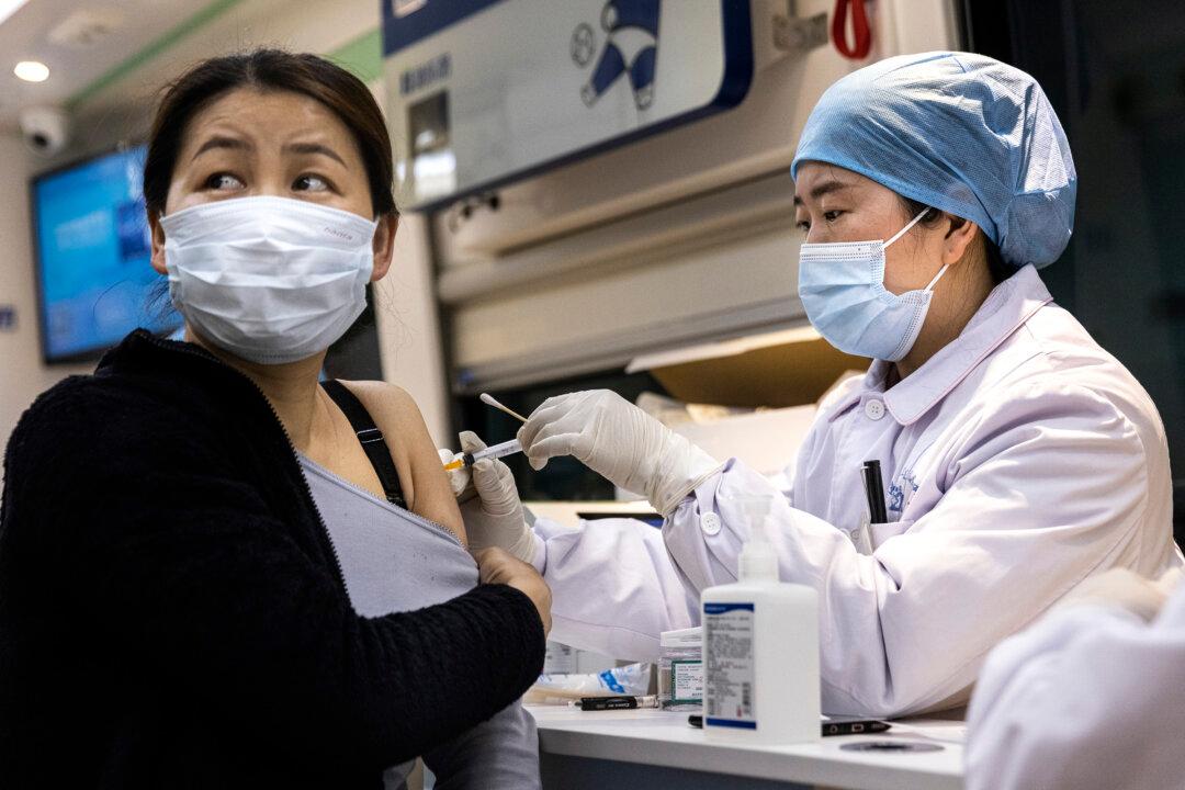 China Mandates Vaccination of All Military Personnel Amid Reports of Vaccine-Related Deaths, Low Vaccine Efficacy