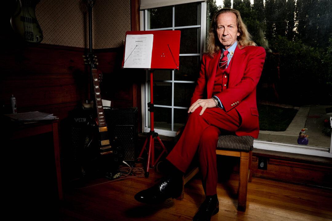 Child of Deaf Adults, Paul Raci Brings a Lifetime of Experience to an Oscar-Nominated Role