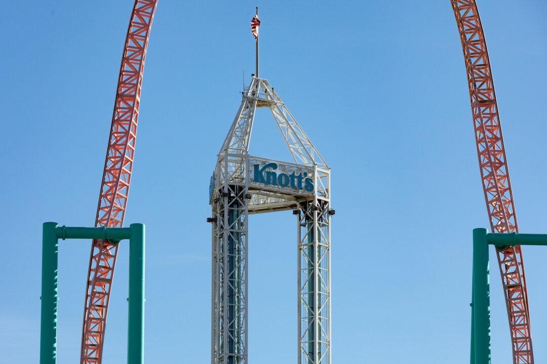 Knott’s Berry Farm Announces Reopening After Year-Long Closure