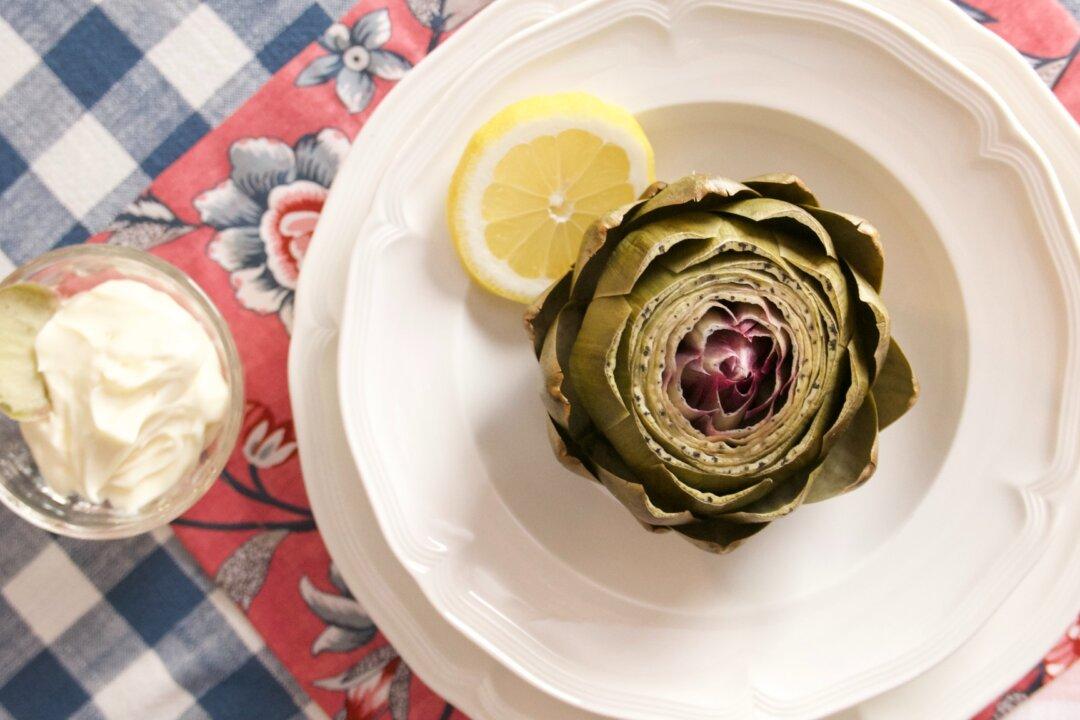 Steamed Artichokes With Garlic Butter or Lemon Mayo