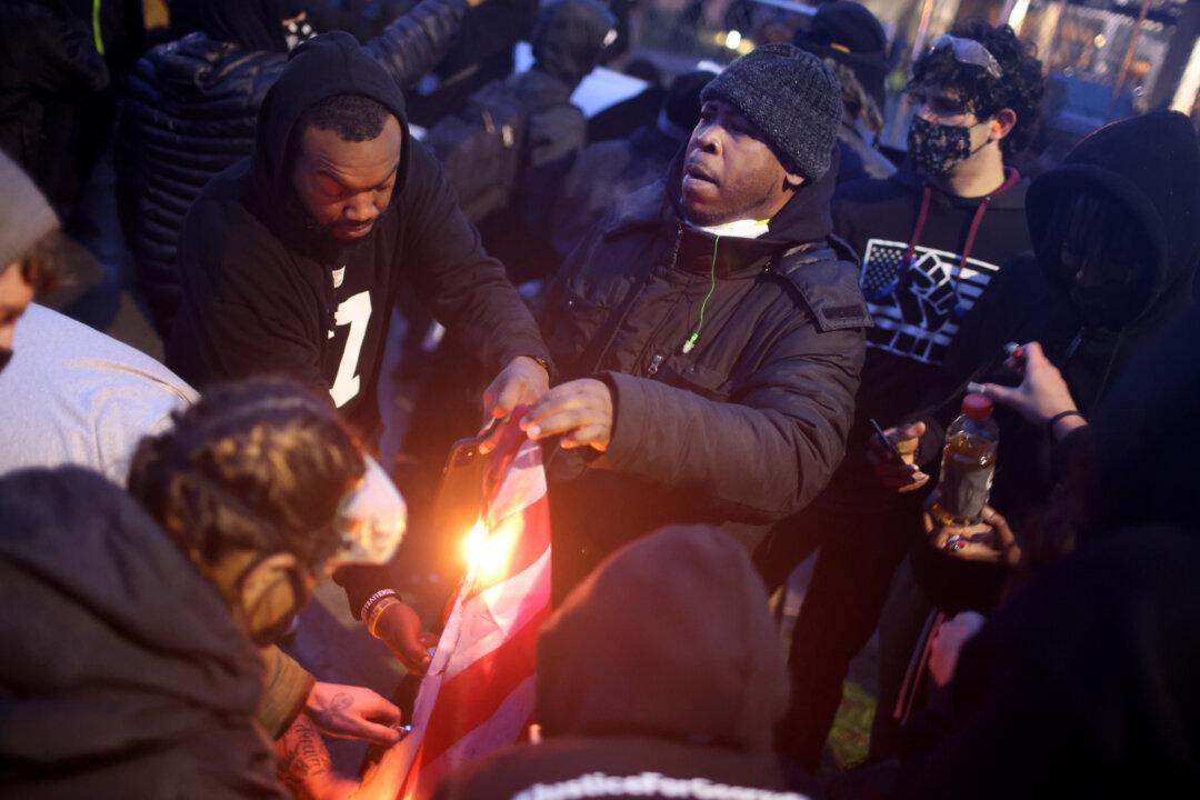 Rioting Ensues in Minnesota After Police Shooting of Daunte Wright