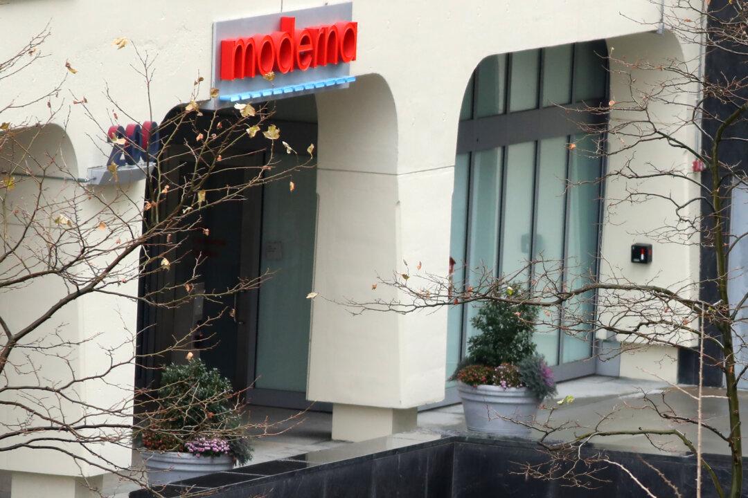 FDA: Problem With J&J Vaccine Not Seen in Patients Who Got Moderna, Pfizer Shots