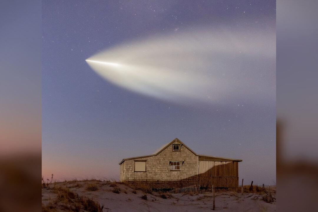 Photographer Scoping the Stars Accidentally Captures Space Rocket Zooming Through Sky