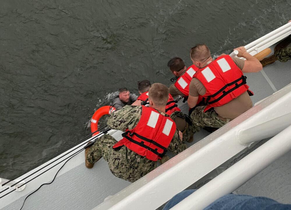 Capsized Ship Off Louisiana: 12 Missing, 1 Dead, 6 Rescued