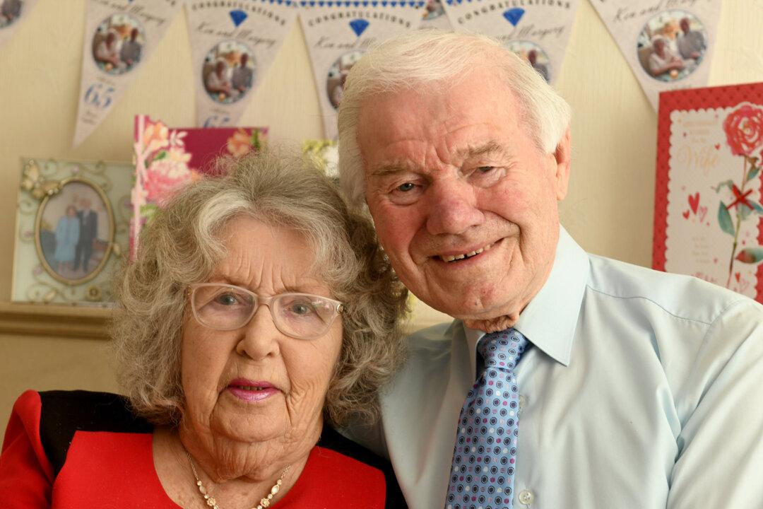 Husband, 87, Has Kept the Same Postage-Stamp-Sized Photo of His Wife in Wallet Since 1950