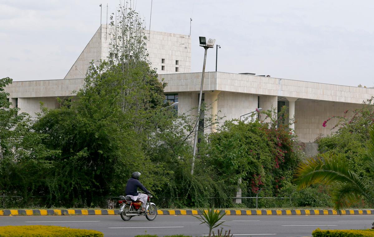 France Asks Citizens to Leave Pakistan Amid Violent Protests