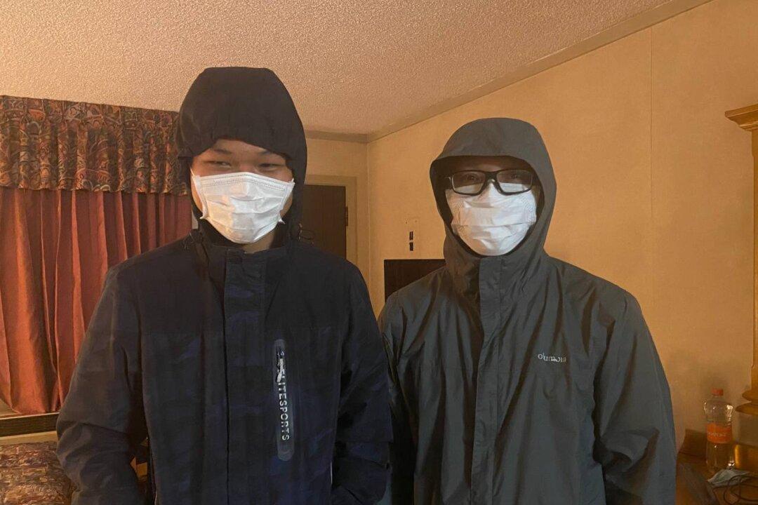 ‘Staying in Hong Kong is a Dead End’: Hong Kong Father and Son Seek Asylum in US