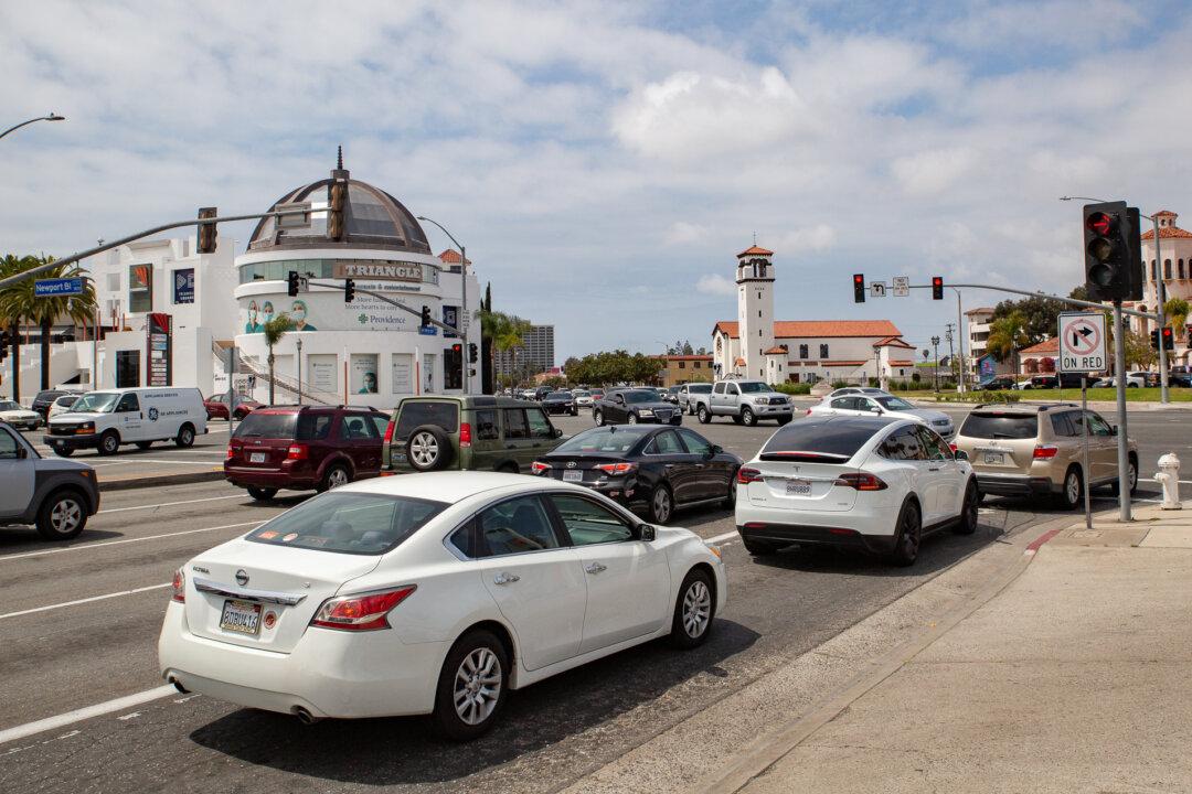 Planning Commission Rejects Digital Billboards at Costa Mesa’s Triangle Square